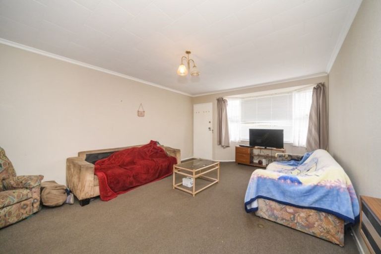 Photo of property in 2/132 Heretaunga Street, Palmerston North, 4414