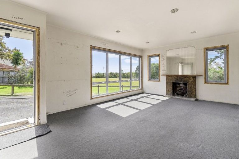 Photo of property in 103a Roberts Road, Te Atatu South, Auckland, 0610