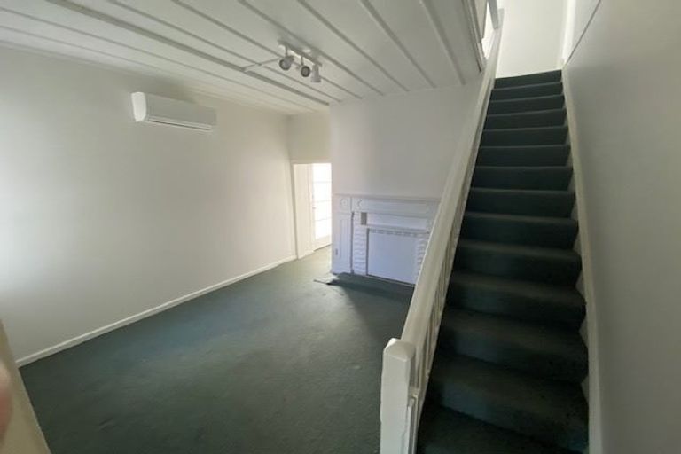 Photo of property in 100 Elizabeth Street, Mount Victoria, Wellington, 6011