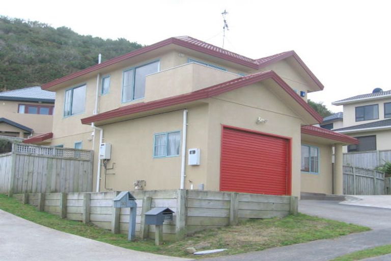 Photo of property in 28 Bowes Crescent, Strathmore Park, Wellington, 6022