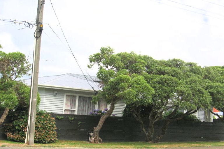 Photo of property in 2 Rex Street, Miramar, Wellington, 6022