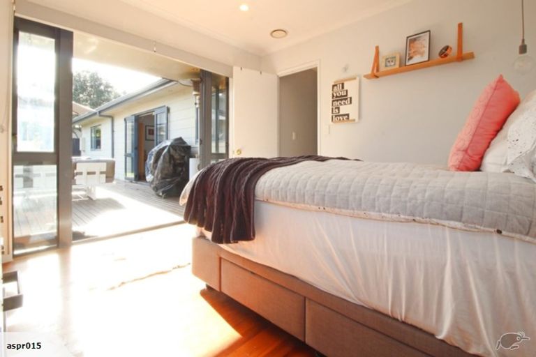 Photo of property in 1/103 Bond Crescent, Forrest Hill, Auckland, 0620