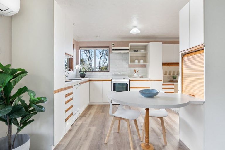 Photo of property in 18 Honeystone Street, Helensburgh, Dunedin, 9010