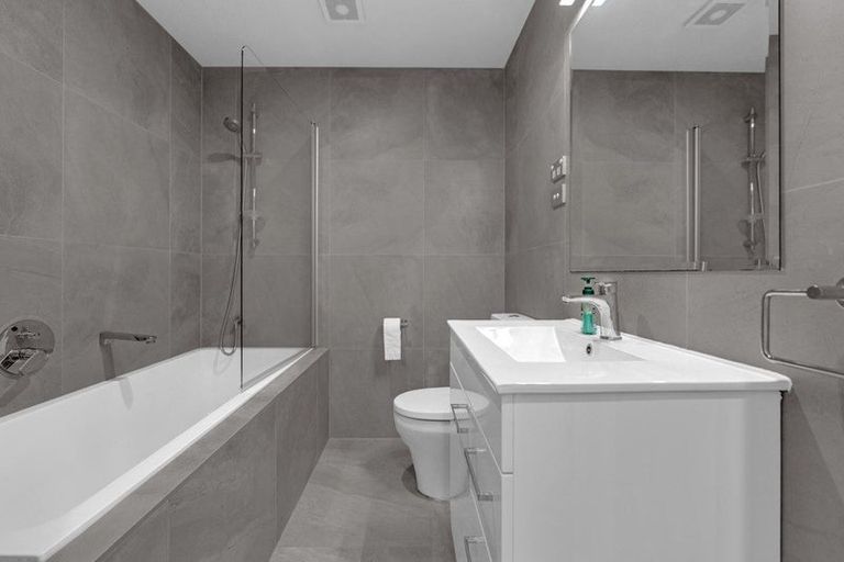 Photo of property in 17 Hoiho Road, Pukekohe, 2120