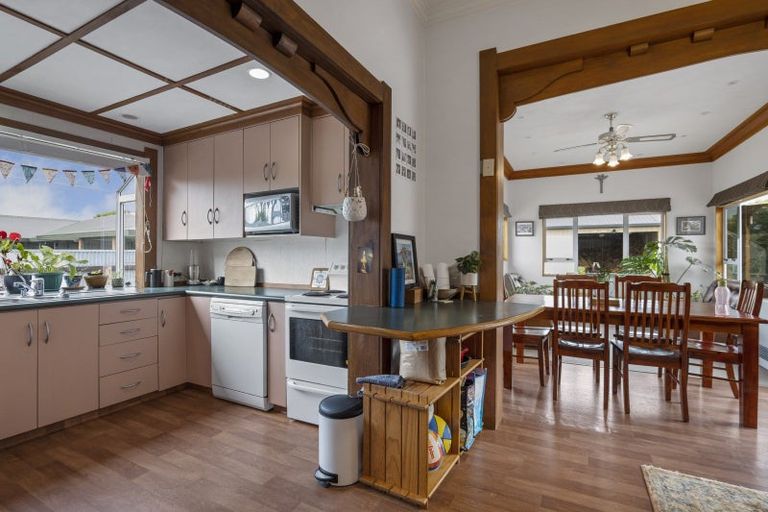 Photo of property in 15 Portia Street, Stratford, 4332