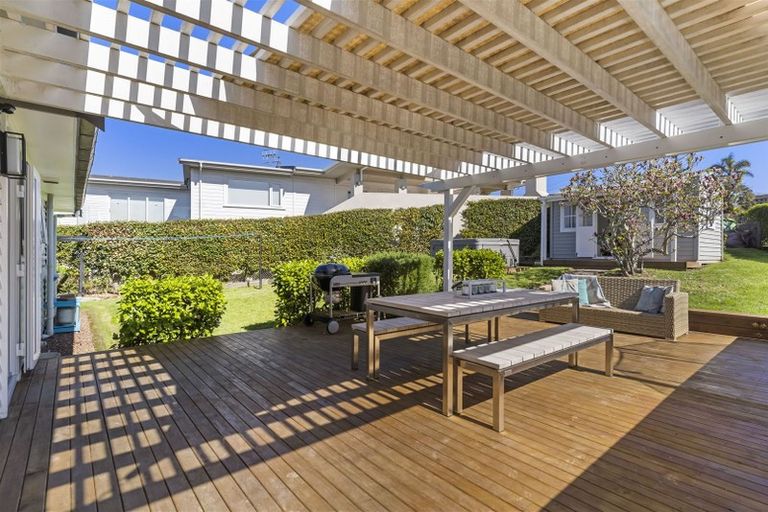 Photo of property in 75 Churchill Road, Cockle Bay, Auckland, 2014