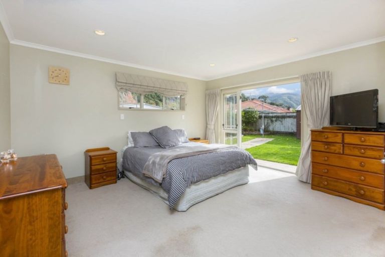 Photo of property in 4 Emerald Hill Drive, Birchville, Upper Hutt, 5018