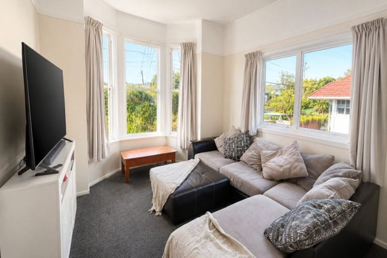 Photo of property in 2 Tarawera Road, Johnsonville, Wellington, 6037