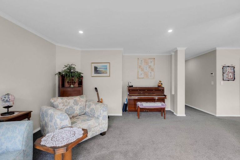 Photo of property in 42 Edgeview Crescent, Fitzroy, Hamilton, 3206