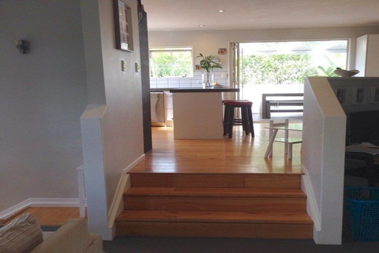 Photo of property in 14 Shannon Place, Torbay, Auckland, 0630