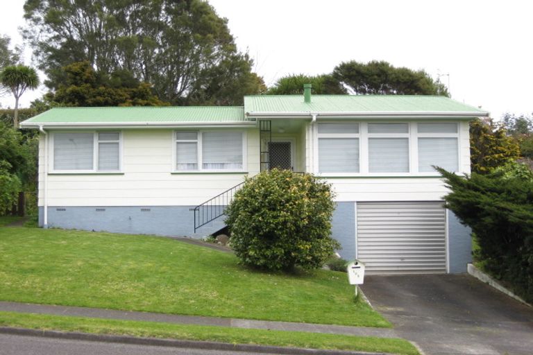 Photo of property in 105 Riversdale Drive, Merrilands, New Plymouth, 4312