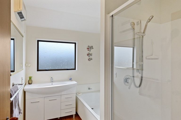 Photo of property in 21a Juniper Place, Burnside, Christchurch, 8053