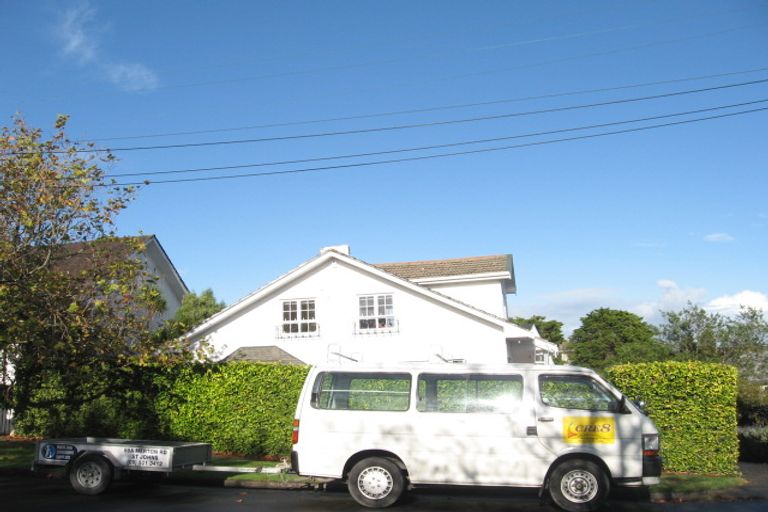 Photo of property in 1/122 Mellons Bay Road, Mellons Bay, Auckland, 2014
