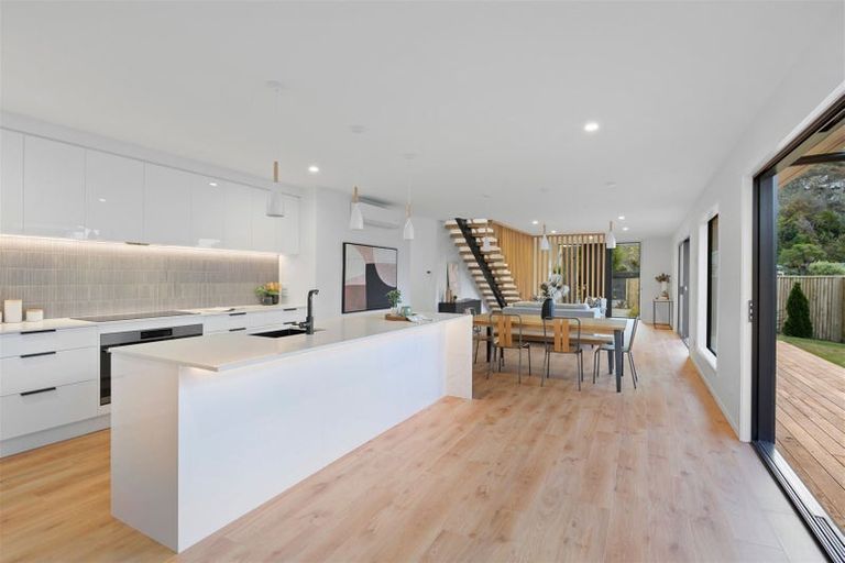 Photo of property in 17 Aratoro Place, Mount Pleasant, Christchurch, 8081