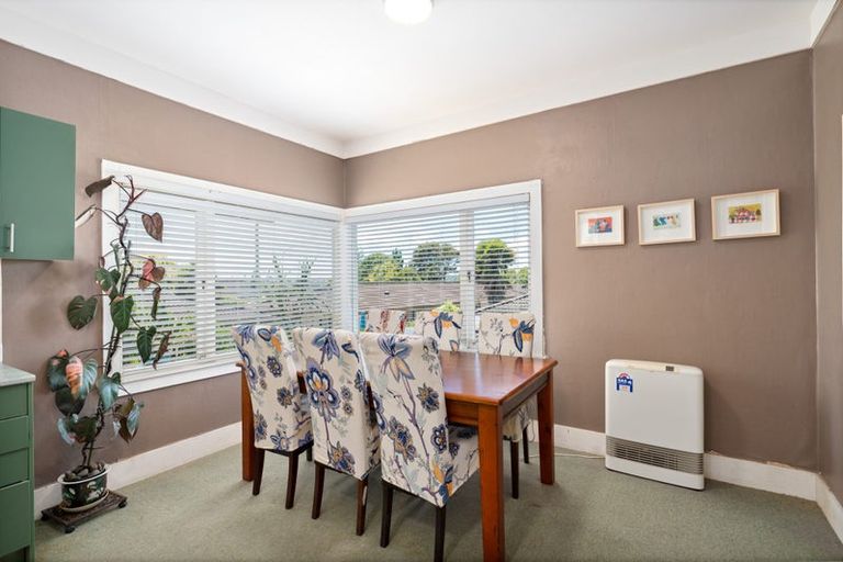 Photo of property in 9 Koromiko Street, New Lynn, Auckland, 0600