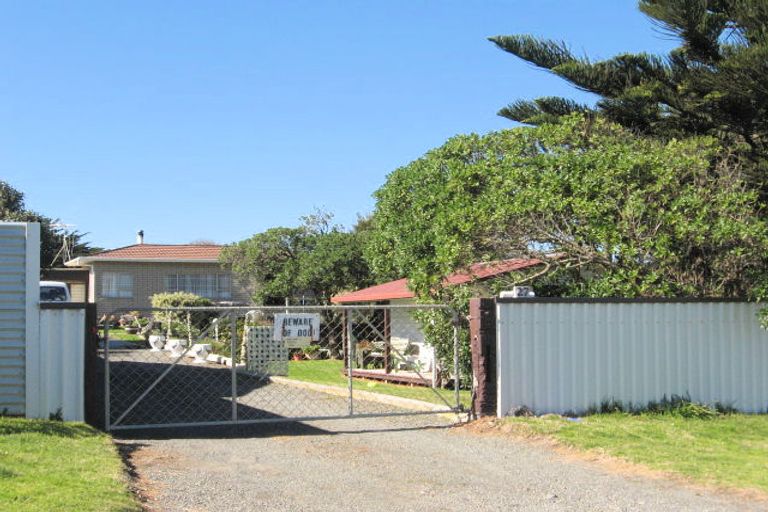 Photo of property in 27 Raukawa Street, Himatangi Beach, Foxton, 4891