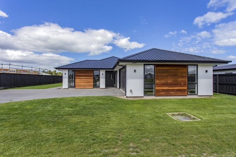 Photo of property in 9 Merino Crescent, Kirwee, 7571