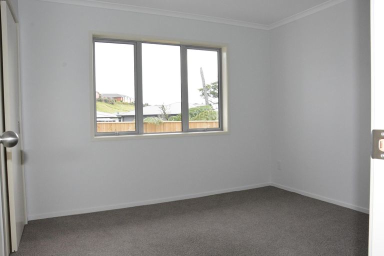 Photo of property in 1 Totarahoe Lane, Whalers Gate, New Plymouth, 4310