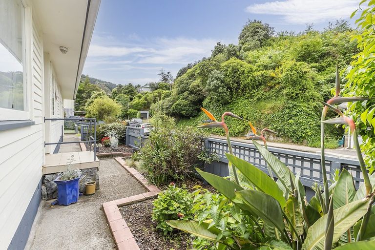 Photo of property in 2a Wilfred Street, Tawa, Wellington, 5028