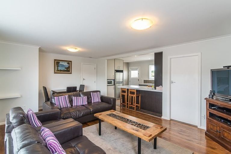 Photo of property in 245 Main Road, Tawa, Wellington, 5028