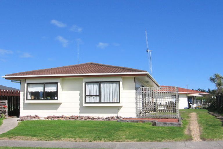 Photo of property in 38 Thomas Place, Foxton Beach, Foxton, 4815