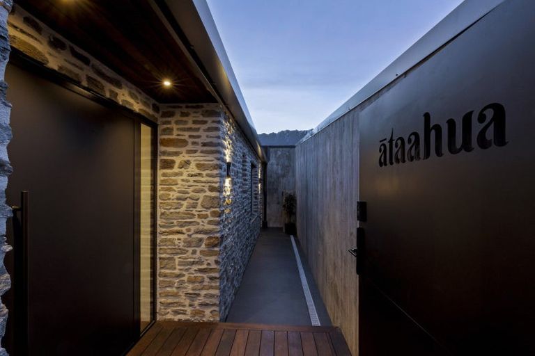 Photo of property in 9 Earnslaw Terrace, Queenstown, 9300