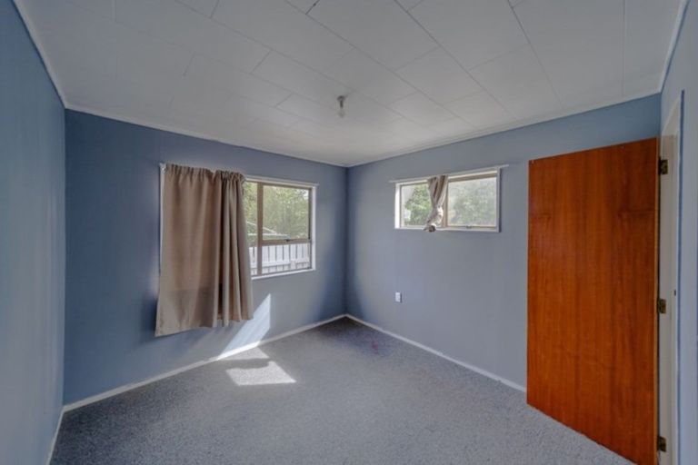 Photo of property in 18 Leeton Drive, Waipukurau, 4200