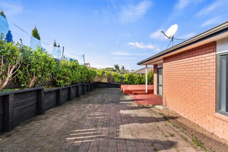 Photo of property in 9 Eloise Place, Clendon Park, Auckland, 2103