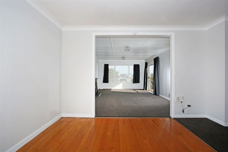 Photo of property in 16 Station Road, Pukekohe, 2120