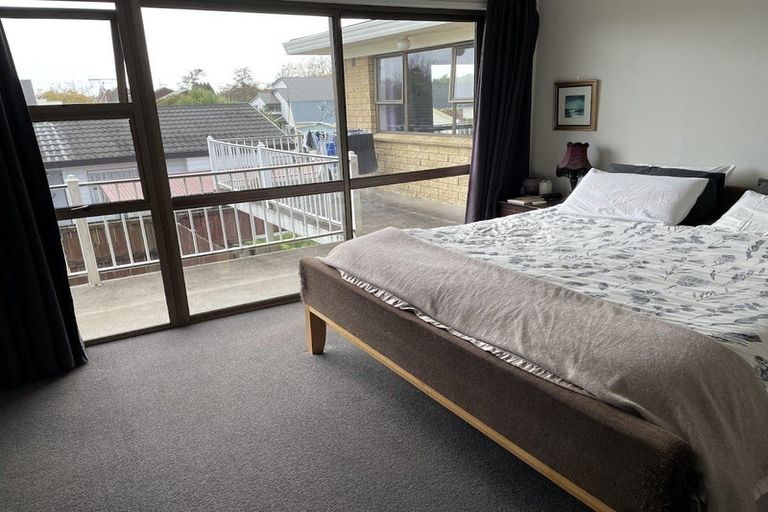 Photo of property in 34 Gilbass Avenue, Hamilton Lake, Hamilton, 3204