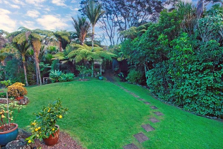 Photo of property in 125 Stoney Creek Drive, Waitakere, Henderson, 0782