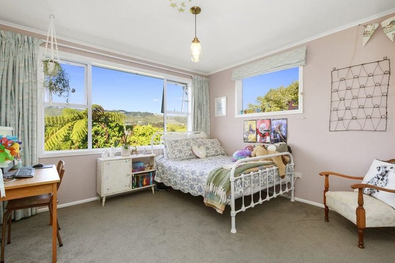 Photo of property in 16 Mascot Street, Tawa, Wellington, 5028
