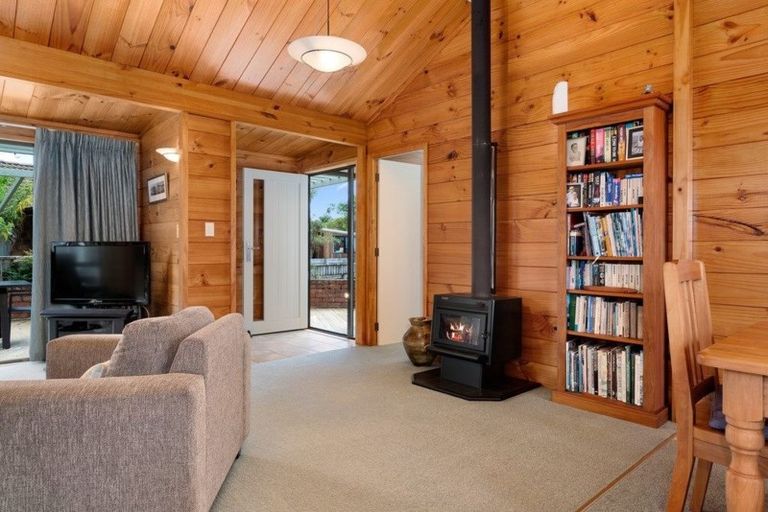 Photo of property in 76 Simpson Road, Papamoa Beach, Papamoa, 3118