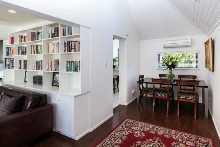 Photo of property in 94b Aikmans Road, Merivale, Christchurch, 8014