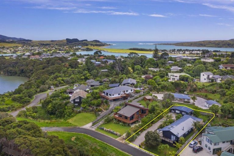 Photo of property in 15 Tutchen Avenue, Raglan, 3225