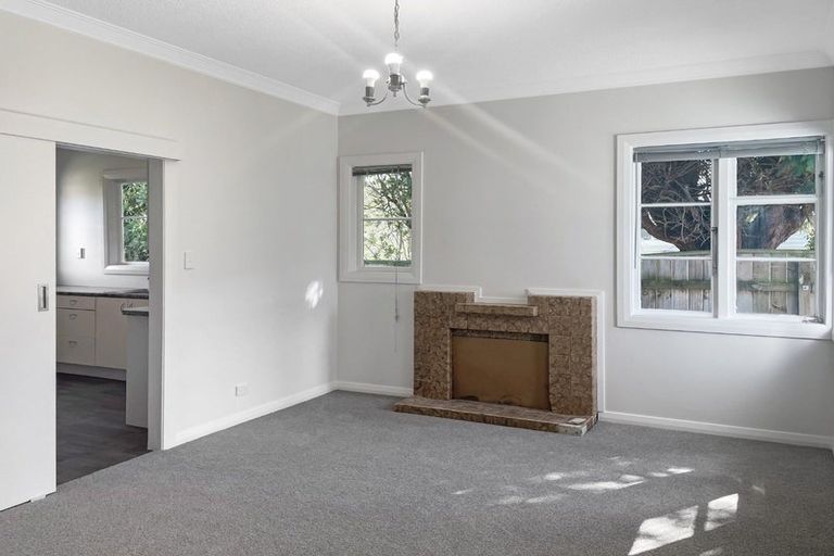 Photo of property in 104 Stokes Valley Road, Stokes Valley, Lower Hutt, 5019