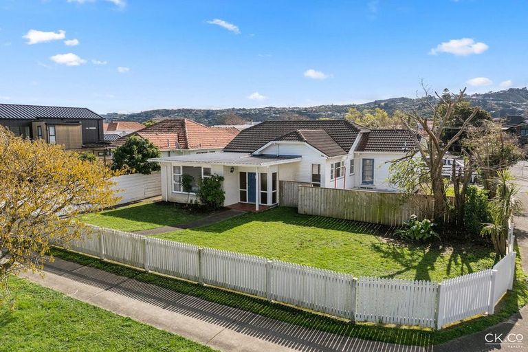 Photo of property in 13 Mahoe Street, Eastbourne, Lower Hutt, 5013