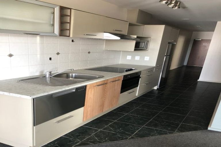 Photo of property in Atrium Towers, 8a/154 The Terrace, Wellington Central, Wellington, 6011