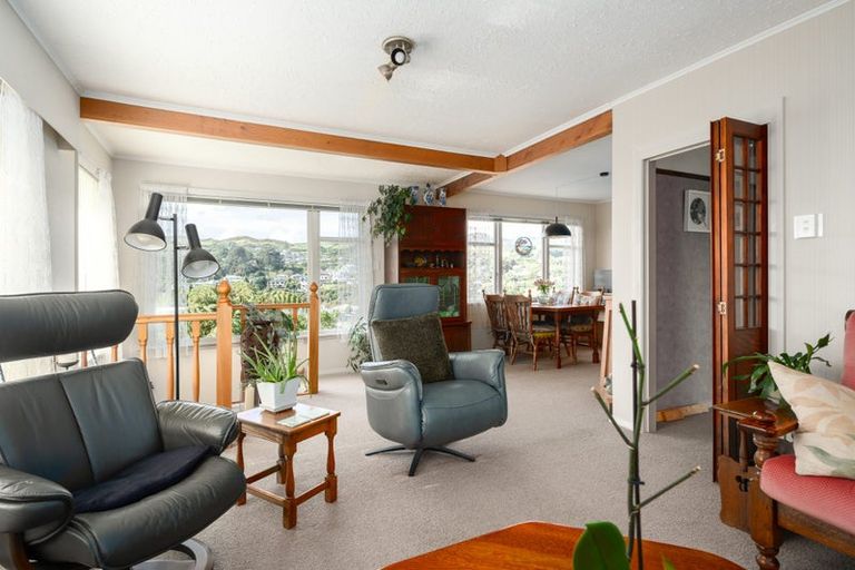 Photo of property in 6 Te Reinga View, Tawa, Wellington, 5028
