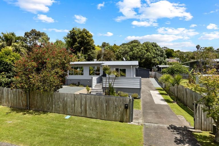 Photo of property in 7 William Hadlow Place, Hatfields Beach, Orewa, 0931