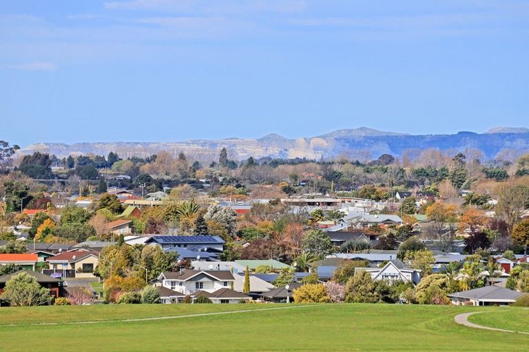 Photo of property in 102 Kent Terrace, Taradale, Napier, 4112