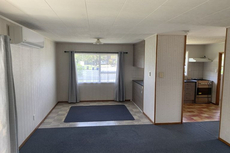 Photo of property in 22 Penfold Place, Henderson, Auckland, 0610