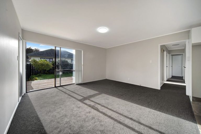 Photo of property in 2/13 John Street, Mangere East, Auckland, 2024