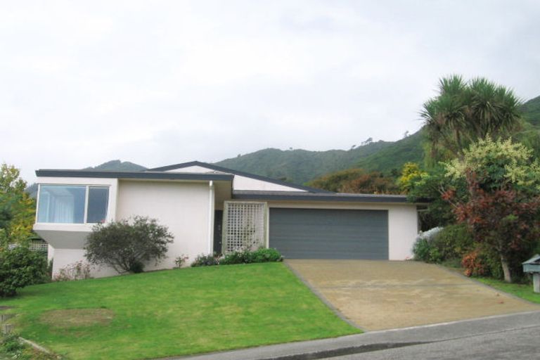 Photo of property in 7 Amokura Street, Waikanae, 5036