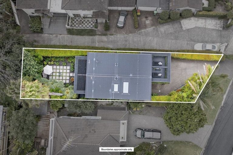 Photo of property in 24a Penning Road, Castor Bay, Auckland, 0620