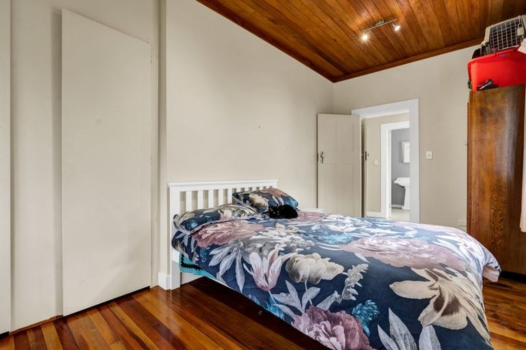 Photo of property in 11 Sycamore Grove, Lower Vogeltown, New Plymouth, 4310