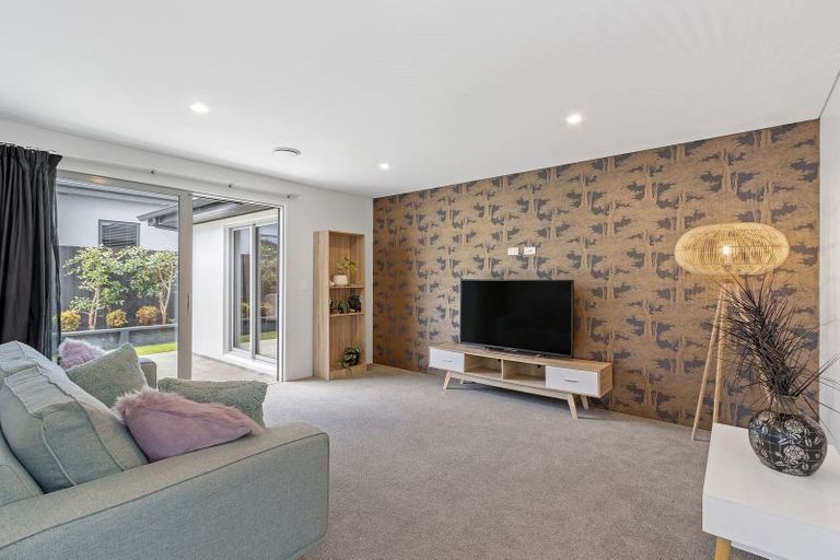 Photo of property in 33 Prestons Park Drive, Marshland, Christchurch, 8083