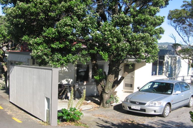 Photo of property in 33 Mcfarlane Street, Mount Victoria, Wellington, 6011