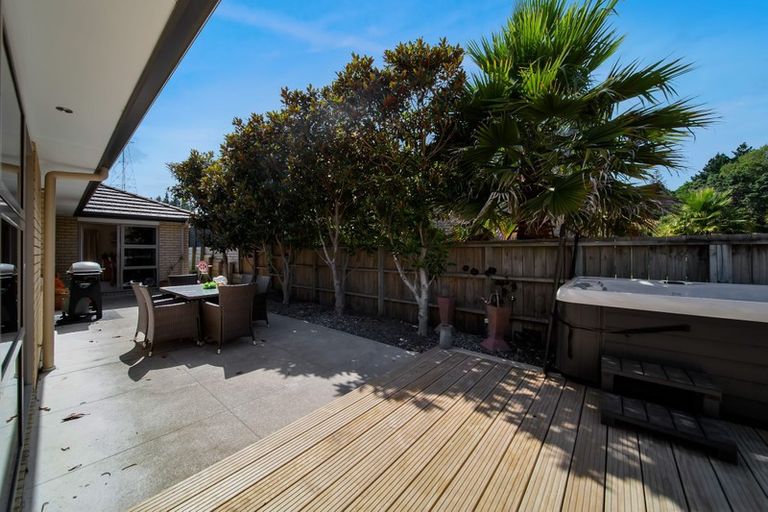 Photo of property in 13b Heta Road, Highlands Park, New Plymouth, 4312