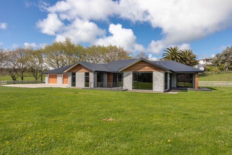 Photo of property in 34 Cowper Road, Dannevirke, 4930